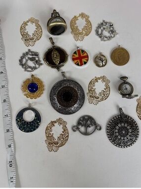Lot Of Large Mixed Pendants - 18 Pieces Mixed Metals